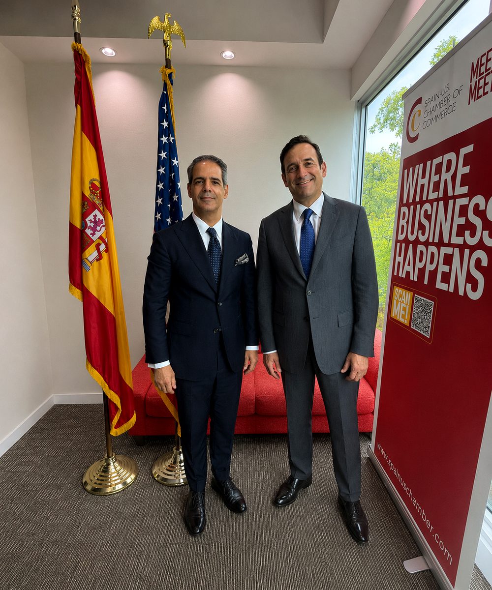 Ariel Fraga y Manuel Vera durante la presentación de Spain Relocate en la Cámara de Comercio de España en Miami